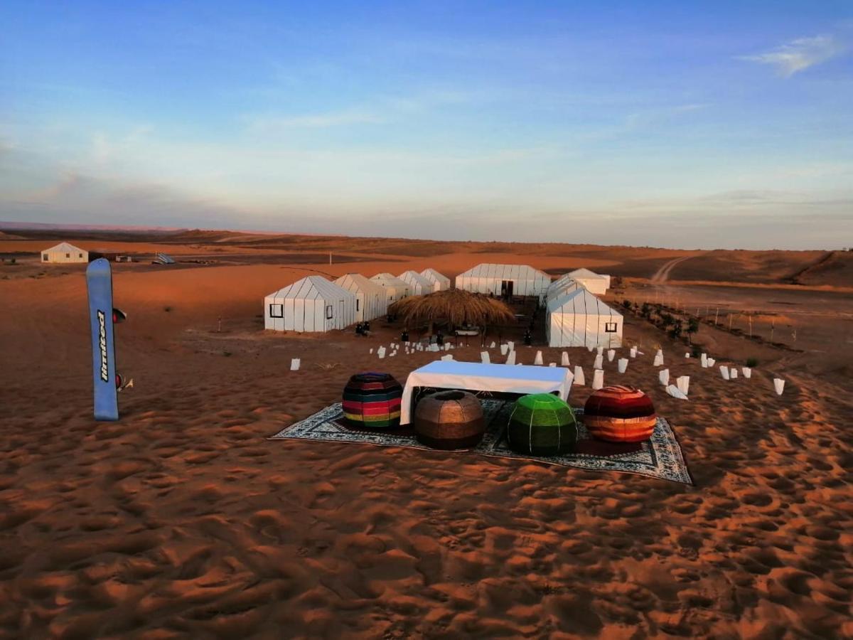 Akabar Luxury Desert Camp 梅尔祖卡 外观 照片