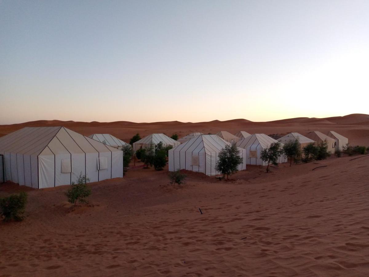 Akabar Luxury Desert Camp 梅尔祖卡 外观 照片