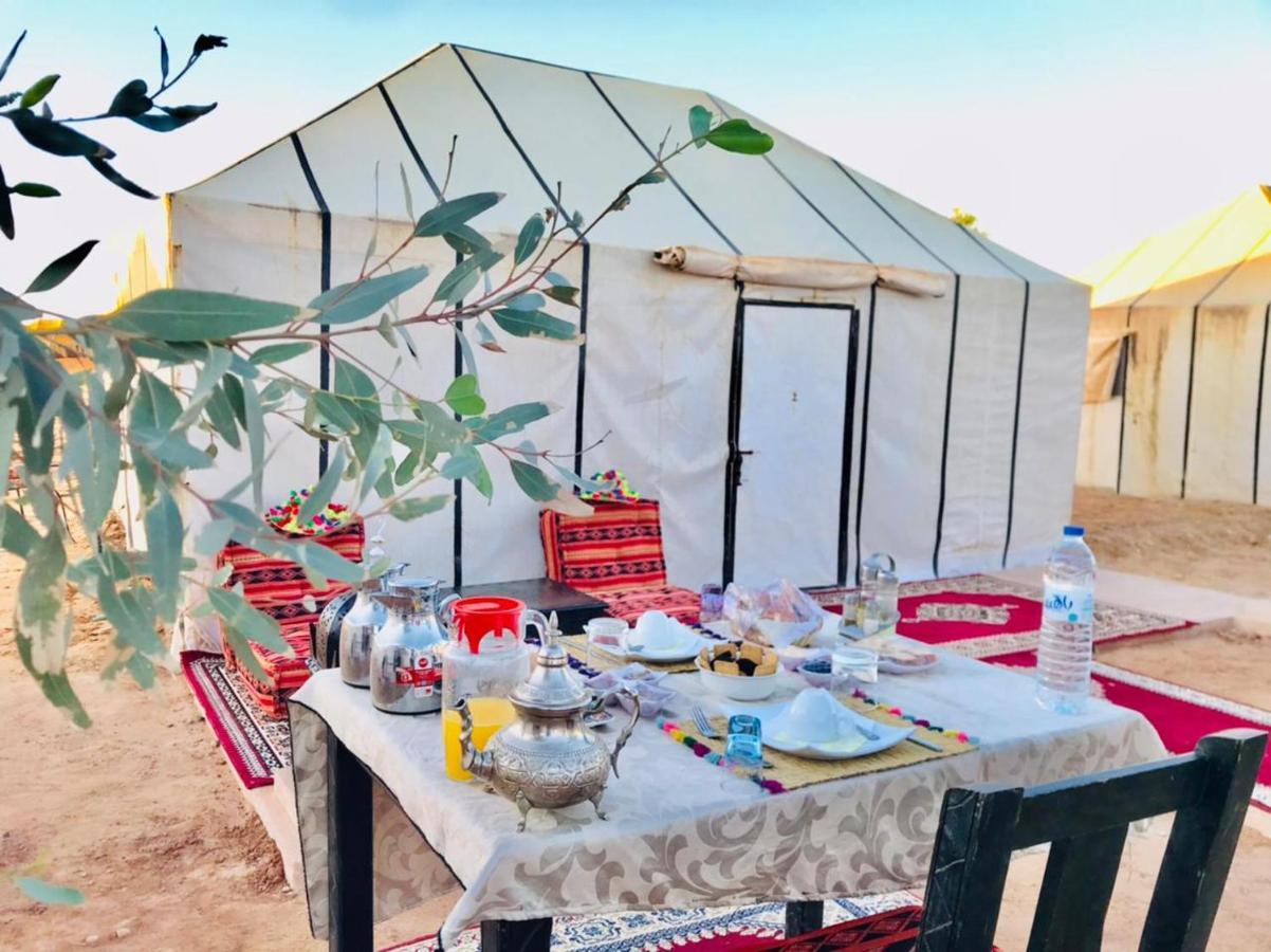 Akabar Luxury Desert Camp 梅尔祖卡 外观 照片