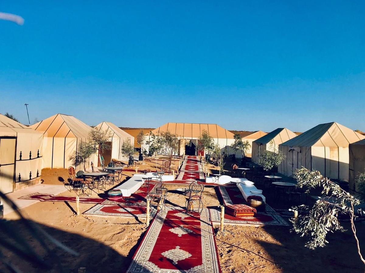 Akabar Luxury Desert Camp 梅尔祖卡 外观 照片