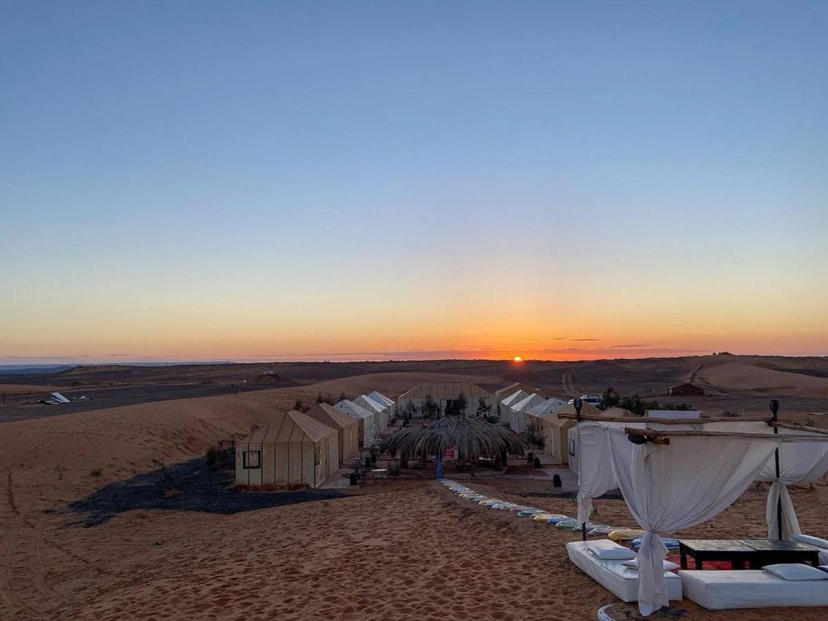 Akabar Luxury Desert Camp 梅尔祖卡 外观 照片