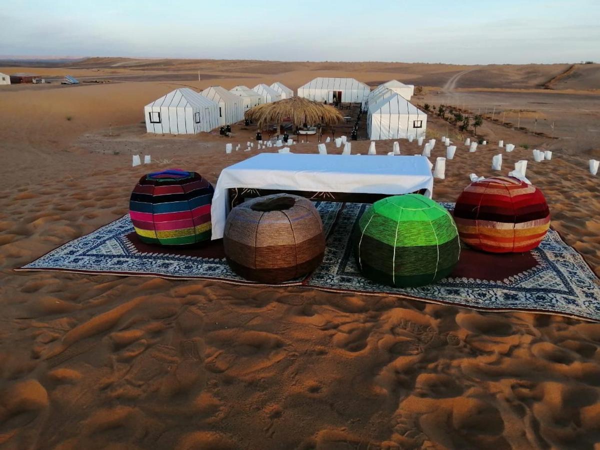 Akabar Luxury Desert Camp 梅尔祖卡 外观 照片