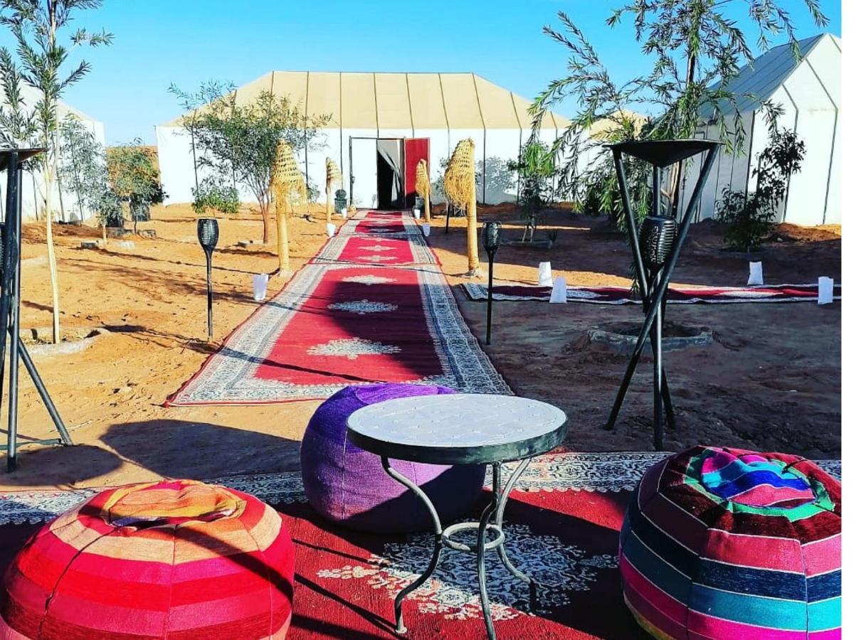 Akabar Luxury Desert Camp 梅尔祖卡 外观 照片