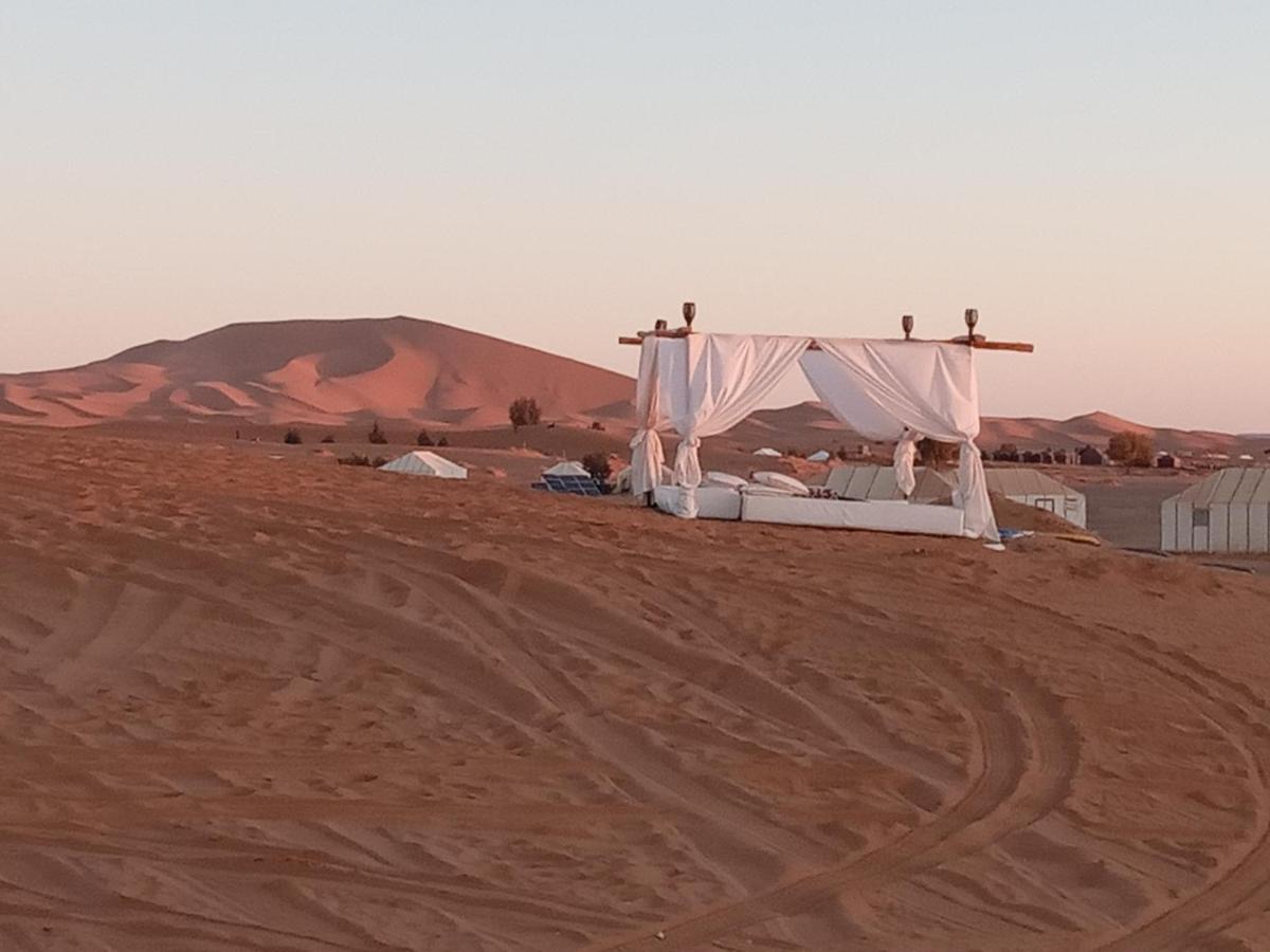 Akabar Luxury Desert Camp 梅尔祖卡 外观 照片