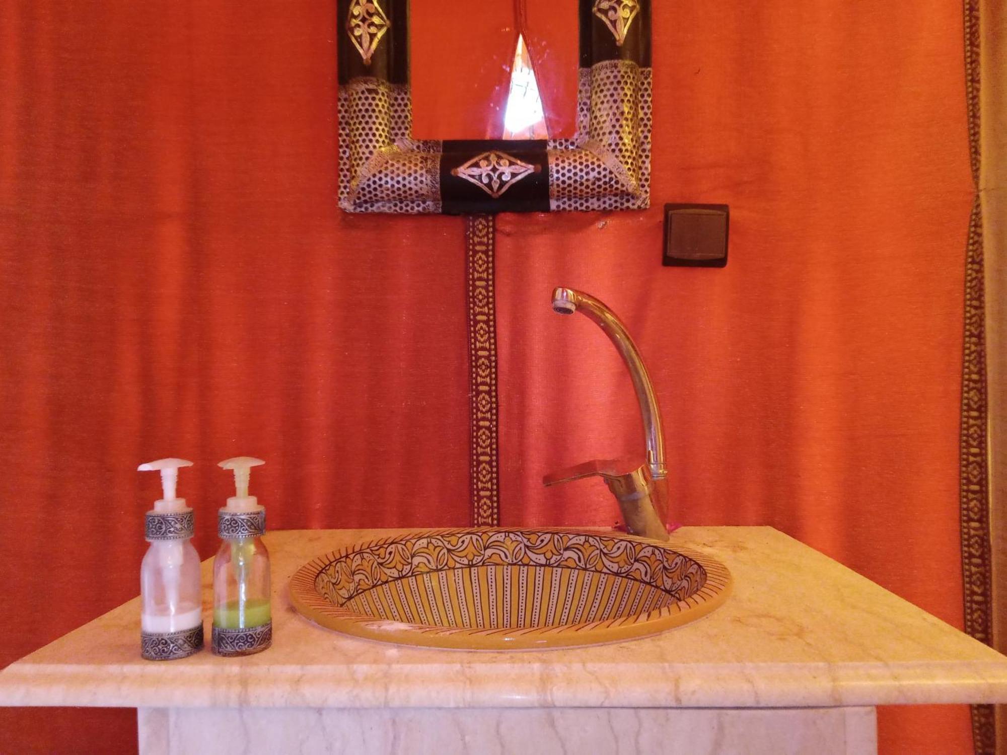 Akabar Luxury Desert Camp 梅尔祖卡 外观 照片